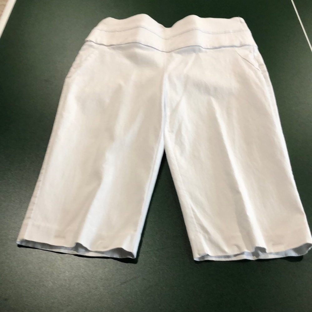 White prophecy stretch capri . 8P